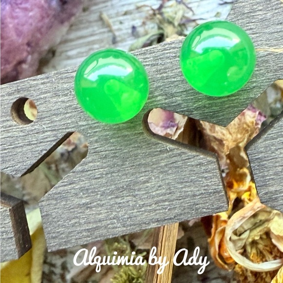 Green quartz stud earrings - Picture 1 of 1